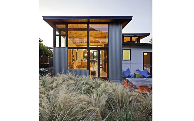 Небольшой загородный дом в Калифорнии от WA Design