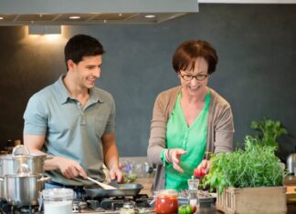 Настав час «традиційного сина»: представники покоління Z переглядають концепцію незалежності