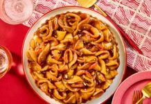 Яблучно-каштановий пиріг: рецепт насиченого, але ніжного смаку