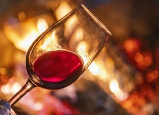 Червоне вино і довголіття: що насправді говорить наука