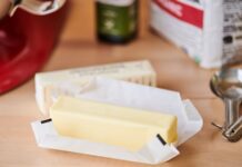 Напрочуд ефективний (і незвичайний) спосіб розм’якшити масло