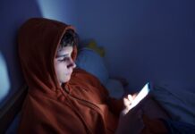 Підлітки, Азартні Ігри та Нова Норма: Що Батькам Потрібно Знати