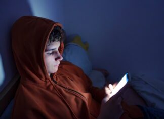 Підлітки, Азартні Ігри та Нова Норма: Що Батькам Потрібно Знати