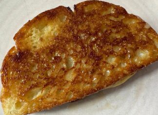 Крем-брюле з сиром: Вірусний кулінарний тренд, який справді працює