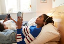 Продовження Терміну Служби Акумулятора Телефону: Як Звички Заряджання Впливають на Продуктивність