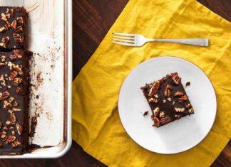 10 готових десертів Super Bowl, які добре подорожують і швидко зникають