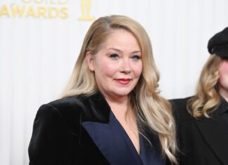 Христина Апплгейт Визнається в багаторічній симпатії до Джонні Деппа в Нових Мемуарах