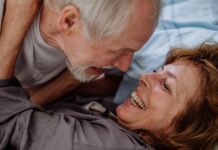 Seks po 70. roku życia: obalanie mitów i akceptacja rzeczywistości