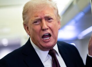 Трамп Посилює Напади на ЗМІ на тлі Кризи в Незалежній Журналістиці