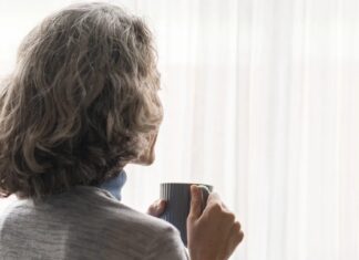 Аналіз крові передбачає ризик розвитку деменції у жінок за десятиліття до появи симптомів