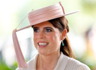 Джек Бруксбенк Дистанціюється від Скандала, Пов’язаного з Королівською Сім’єю