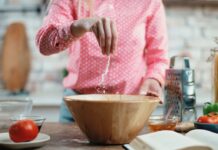 Як врятувати страву: перевірені способи виправити пересолену їжу