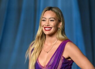 Хіларі Дафф повернулася на церемонію “American Music Awards”. І принесла із собою блискітки