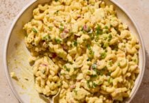 Салат с макаронами по-деревенски: два классических рецепта в одной миске