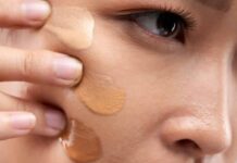 Le fond de teint épais piège les rides : l’erreur de maquillage n°1 concernant le vieillissement de la peau